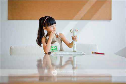 ˹���ؽ̵�֪���ٶ�������ѵ����ɳ�ʷ