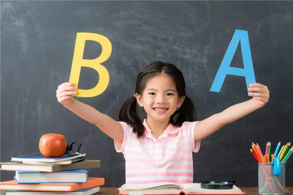 ��˹��Ӣ����ѵ����