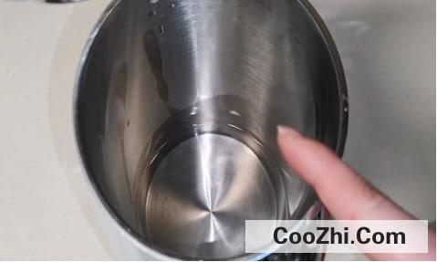 如何能有效地去掉水杯等容器里的水垢